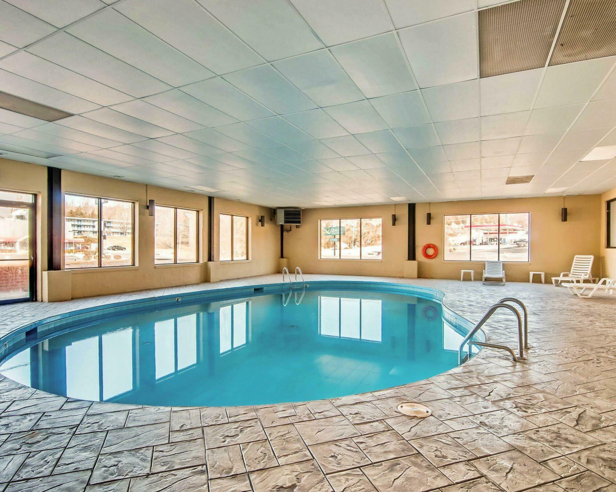 Quality Inn & Suites Lexington Near I-64 And I-81 Timber Ridge Esterno foto