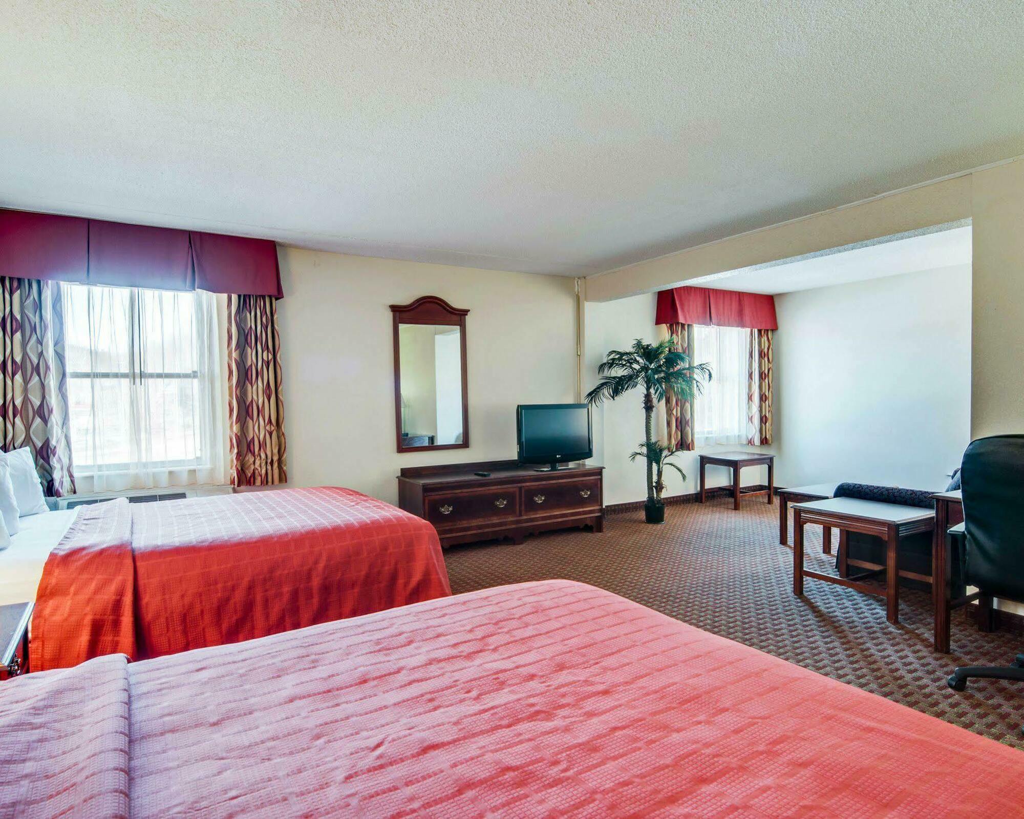 Quality Inn & Suites Lexington Near I-64 And I-81 Timber Ridge Esterno foto